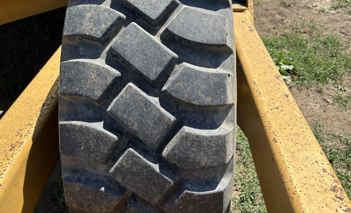 Used 2012 Holcomb 1200 Pull Scraper