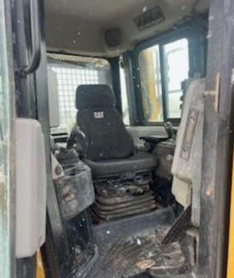 Used 2018 CATERPILLAR D6T LGP