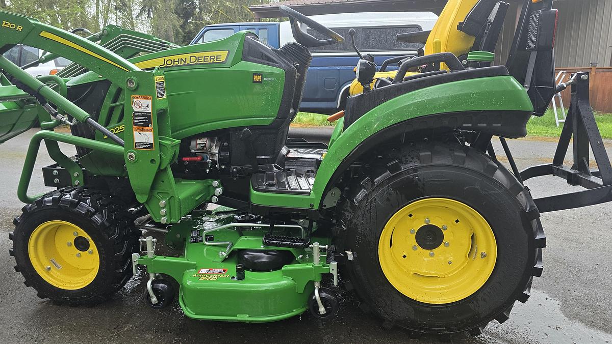 Used 2023 John Deere 2025R