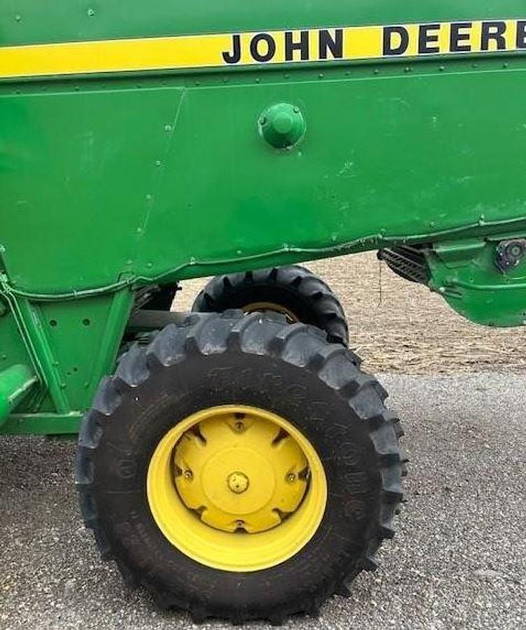 Used 1981 JOHN DEERE 7720 Combine