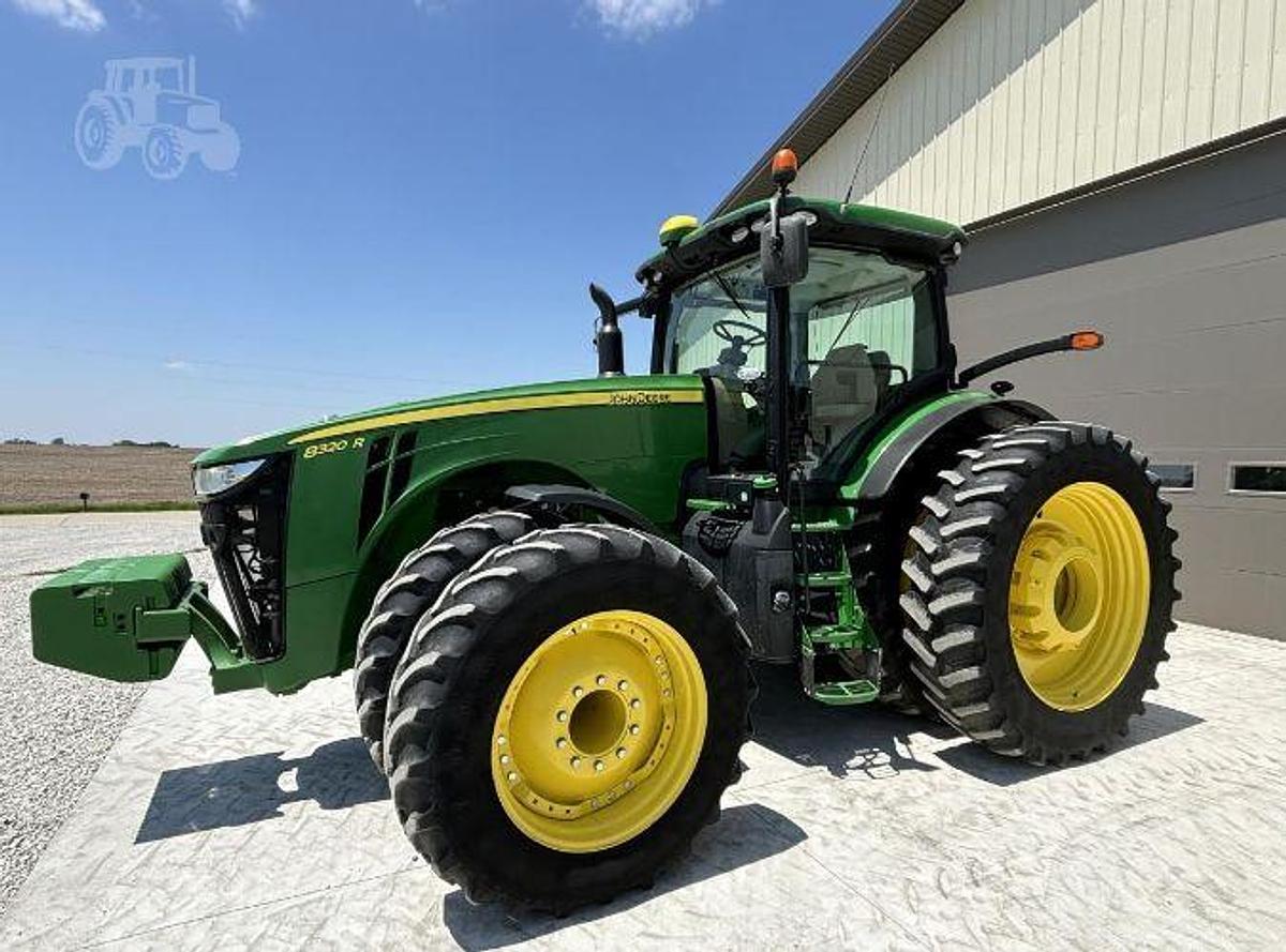 Used 2015 JOHN DEERE 8320R