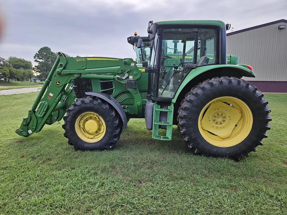 Used 2011 John Deere 7130 Tractor