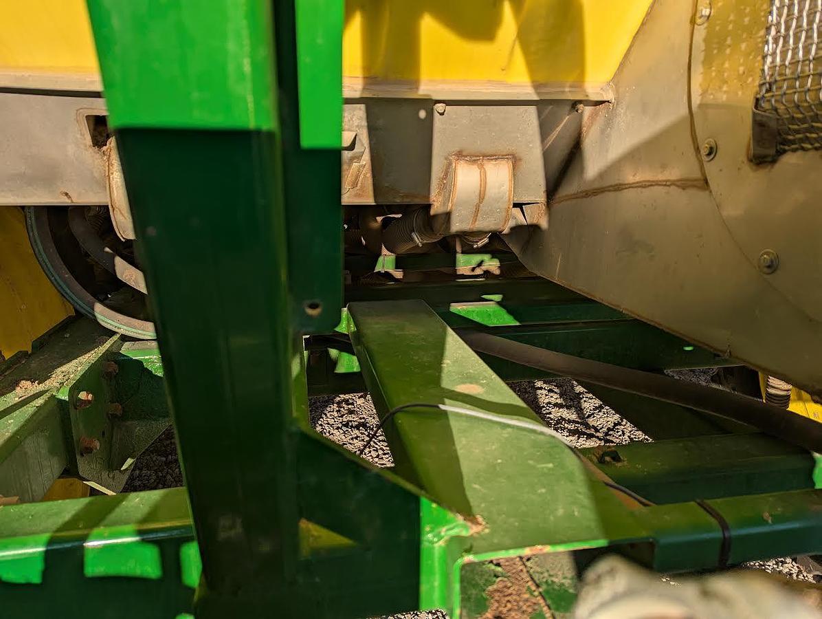 Used 2016 John Deere 2510H Fertilizer Applicator