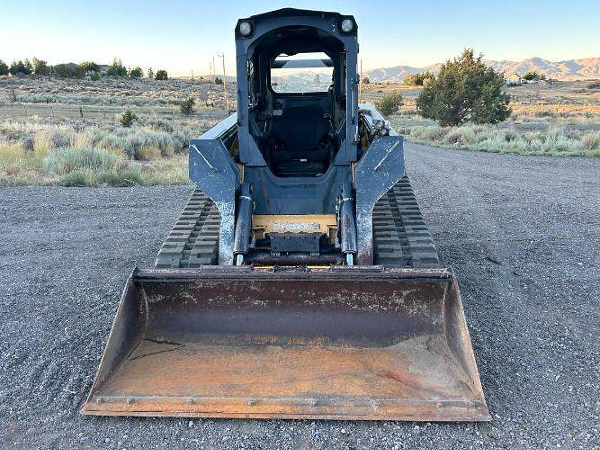 Used 2010 JOHN DEERE CT333D Skid Steer