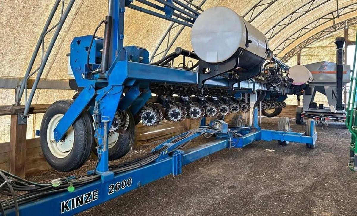 Used 2022 Kinze 2600 Rebuild