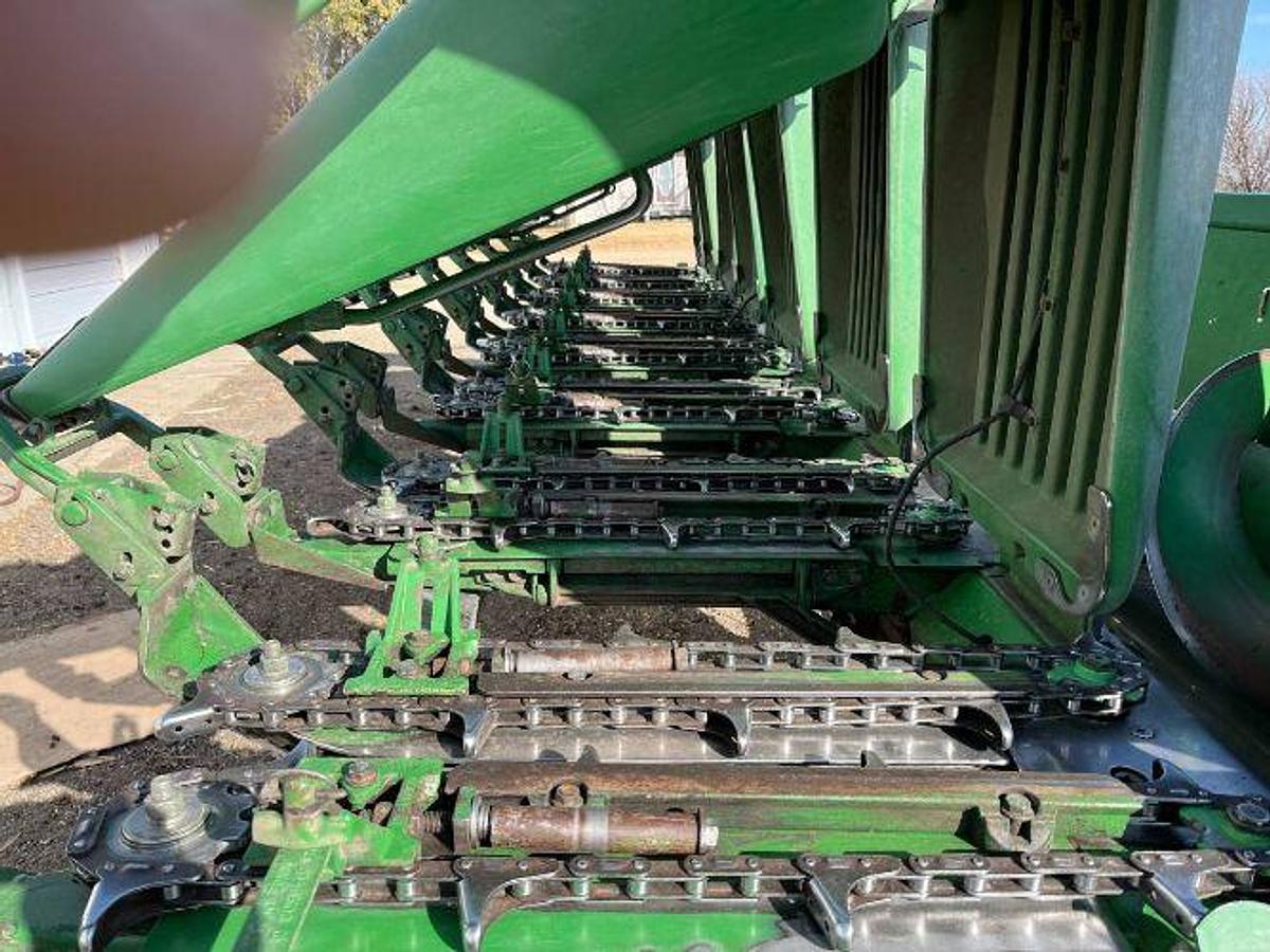 Used 2007 JOHN DEERE 893 Corn Head and Head Cart