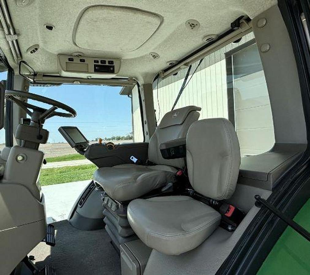 Used 2015 JOHN DEERE 8320R