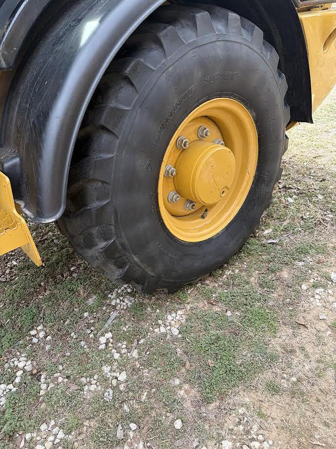 Used 2019 Caterpillar 906m