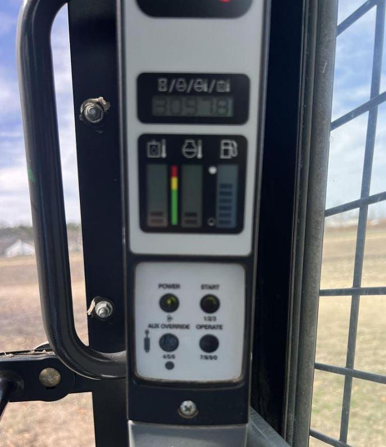 Used 2015 New Holland L228