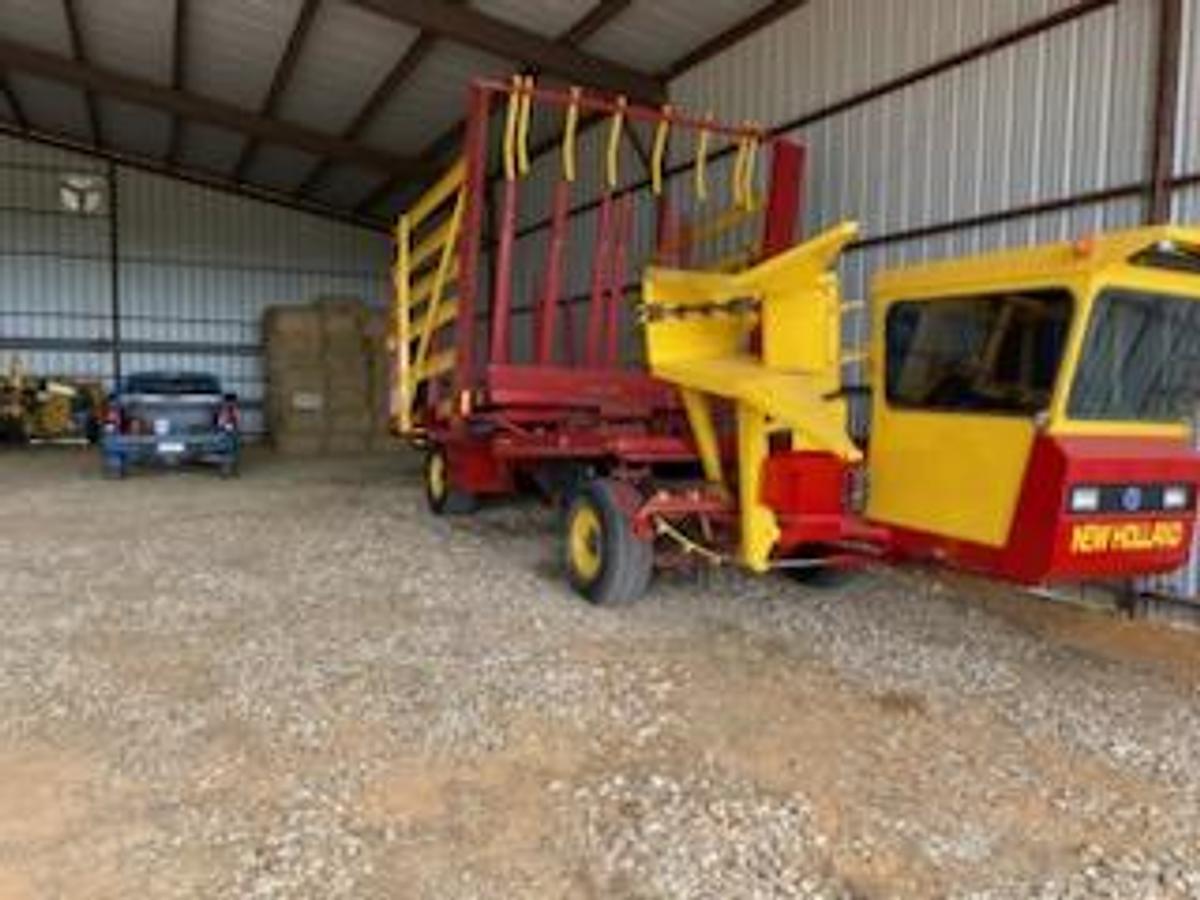 Used 1997 New Holland 1089 Bale Wagon