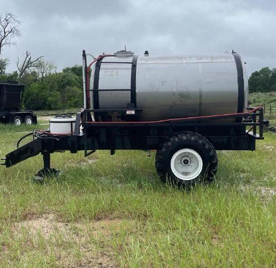 Used Custom 1,800gal Sprayer