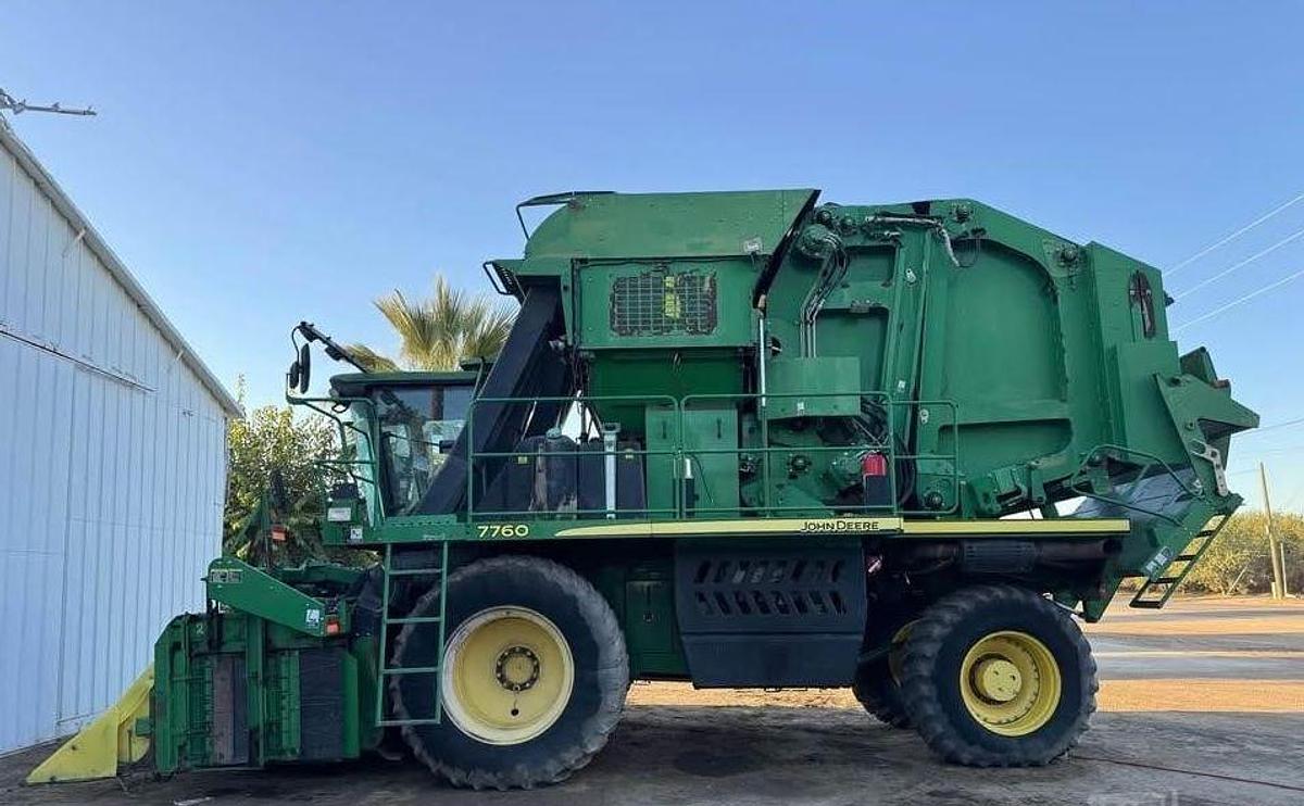 Used 2011 JOHN DEERE 7760 Harvester