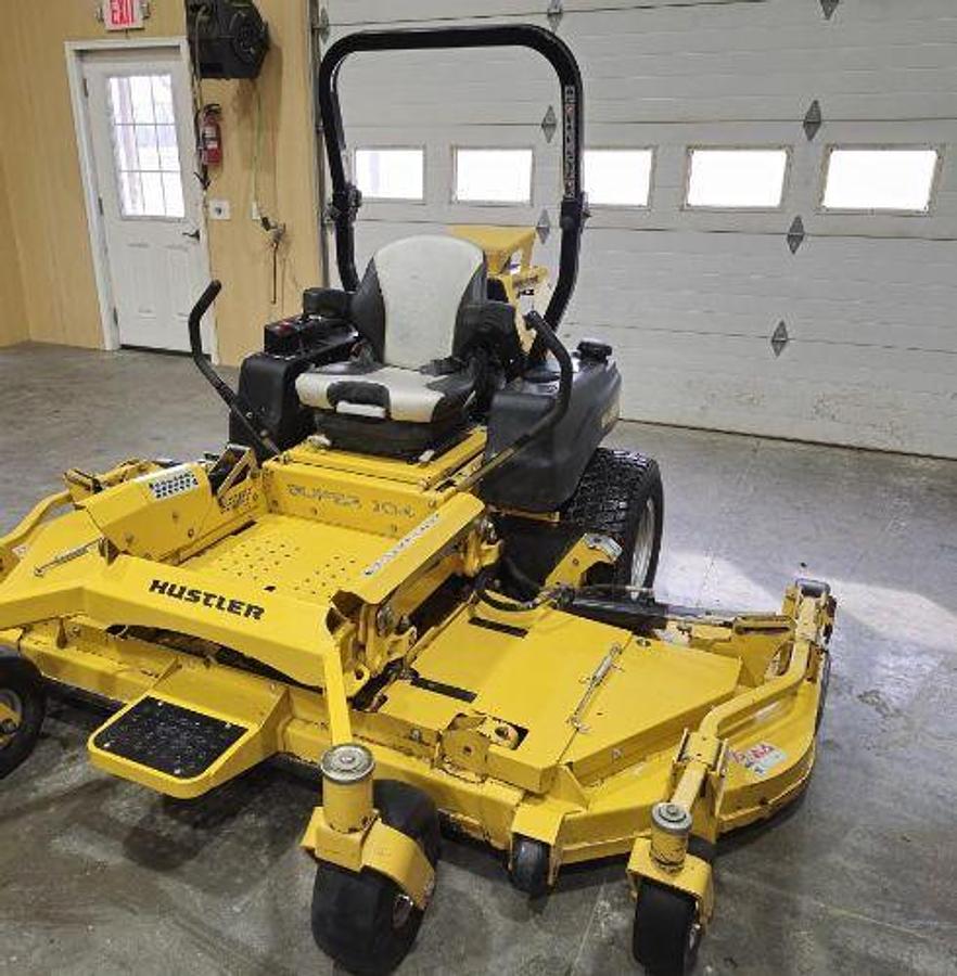 Used 2017 Hustler Super 104