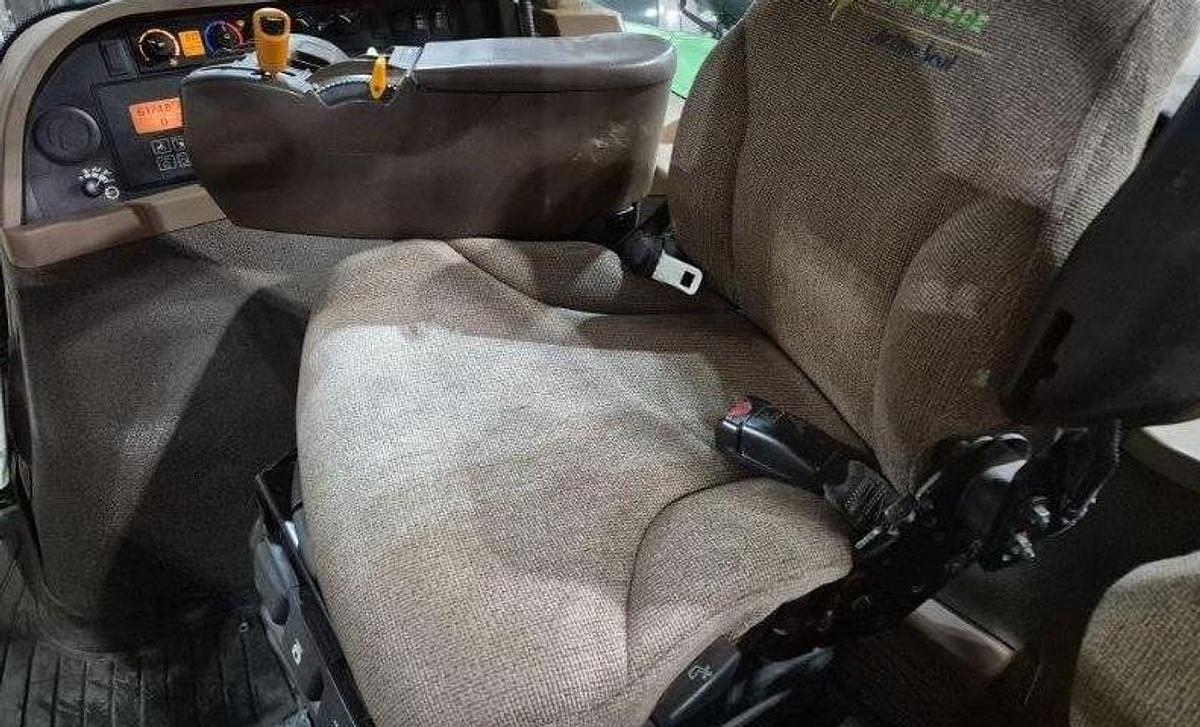 Used 2009 JOHN DEERE 8530 Tractor