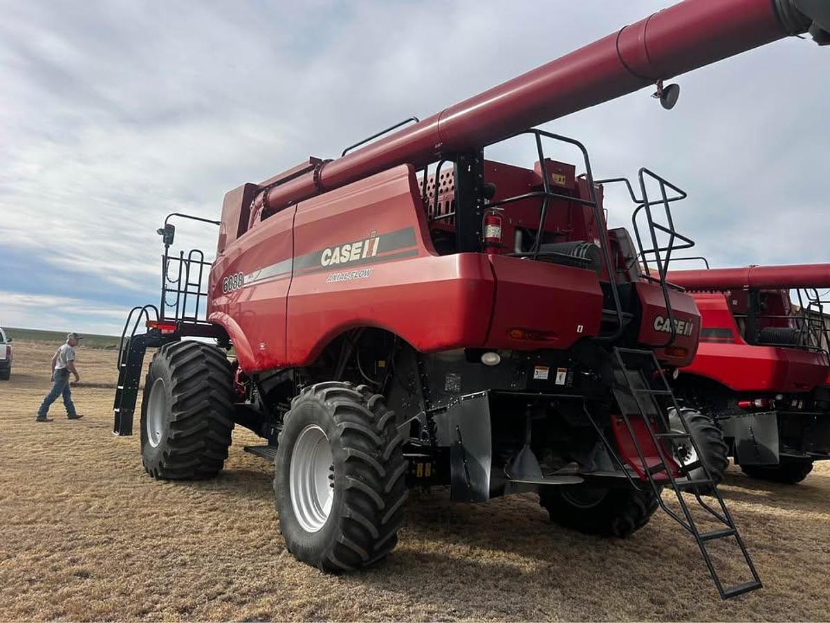Used 2010 Case IH 6088 Combine
