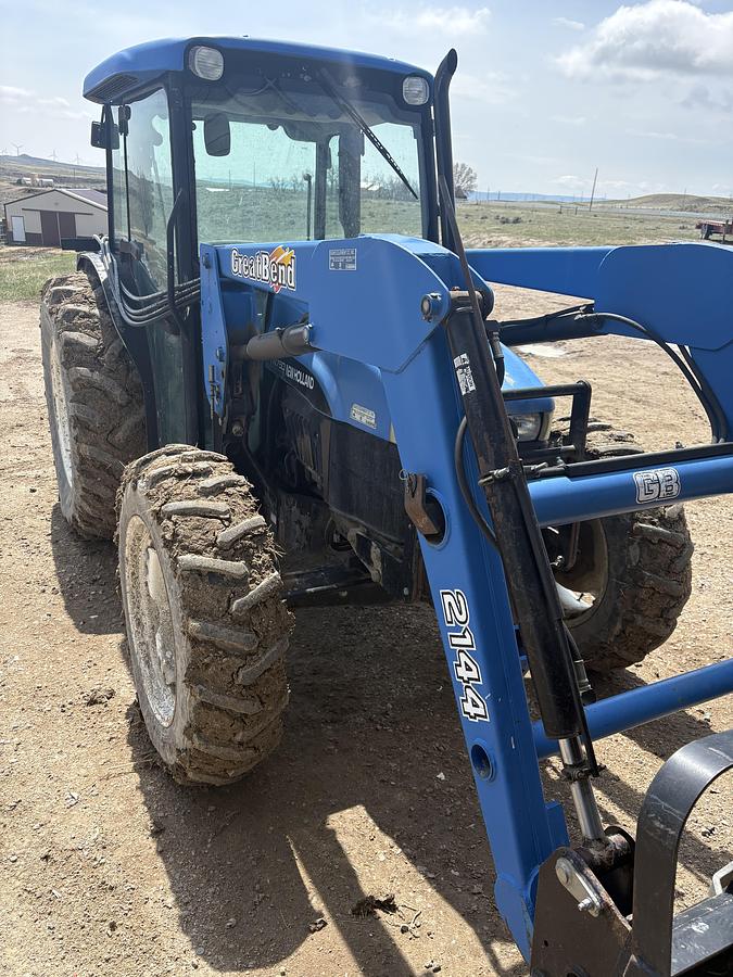 Used 2002 New Holland TN75D Tractor with Loader