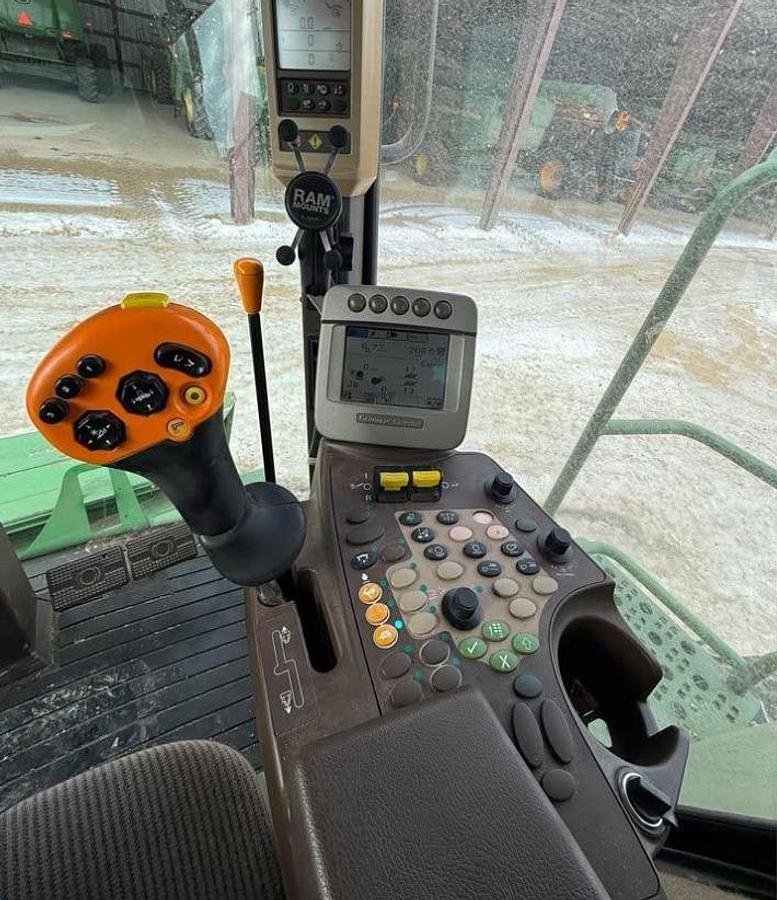 Used 2011 JOHN DEERE 9570 STS