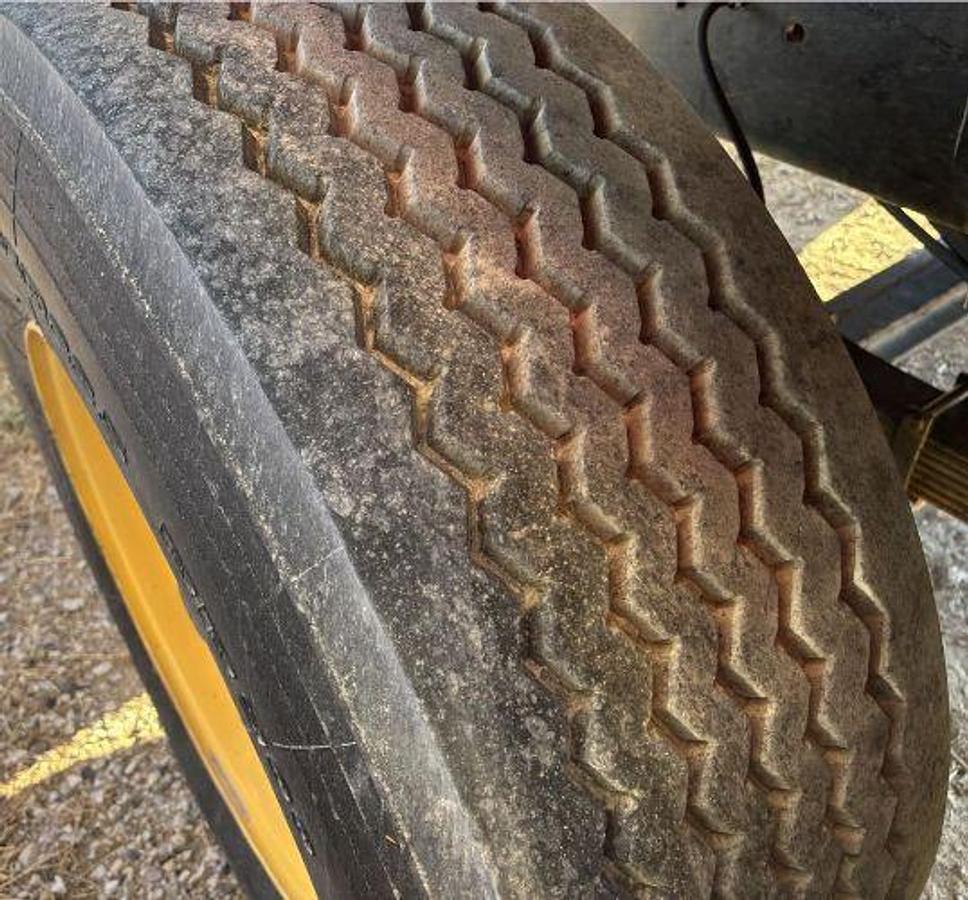 Used 2006 NEW HOLLAND BW28