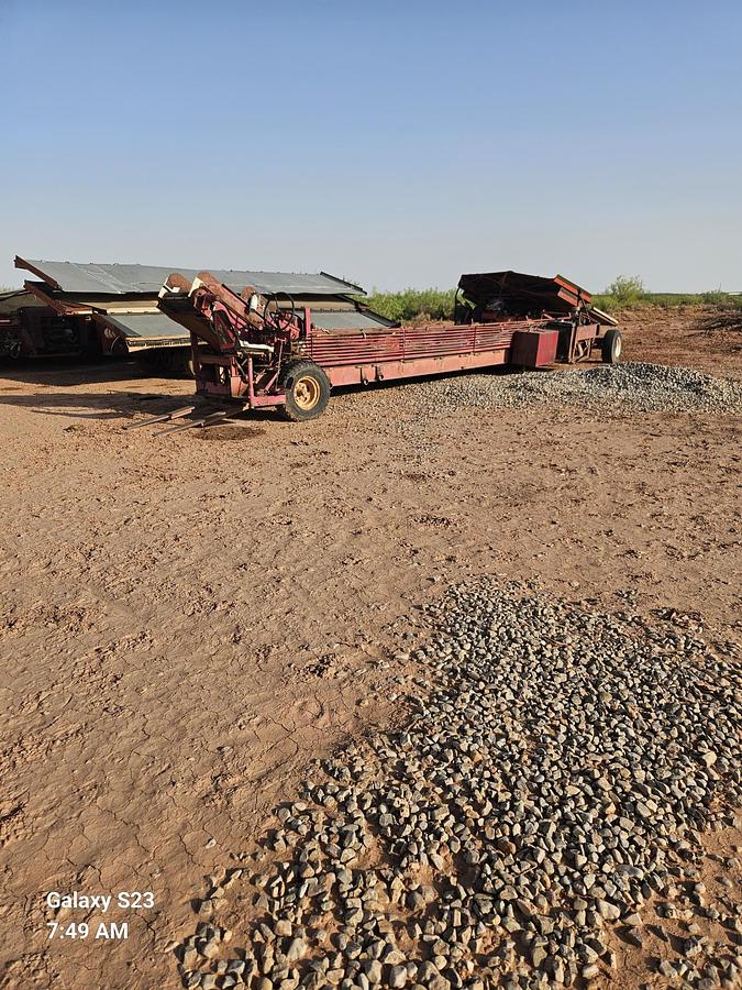 Used 1970 Pistachio Shaker and Catcher