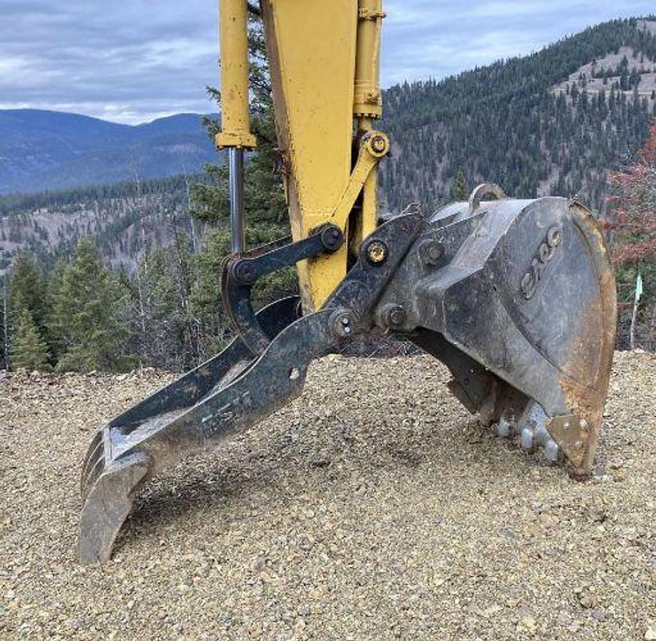 Used 2017 KOMATSU PC240 LC 11