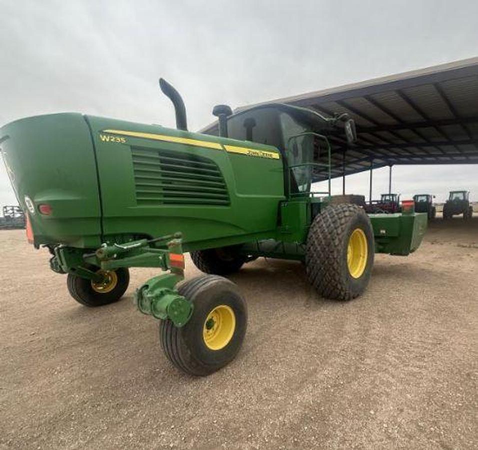 Used 2021 JOHN DEERE W235