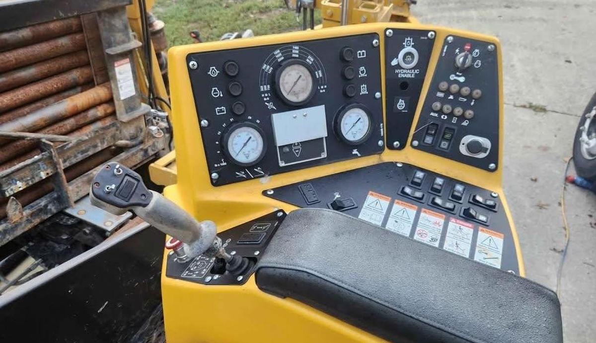 Used 2001 VERMEER NAVIGATOR D33X44