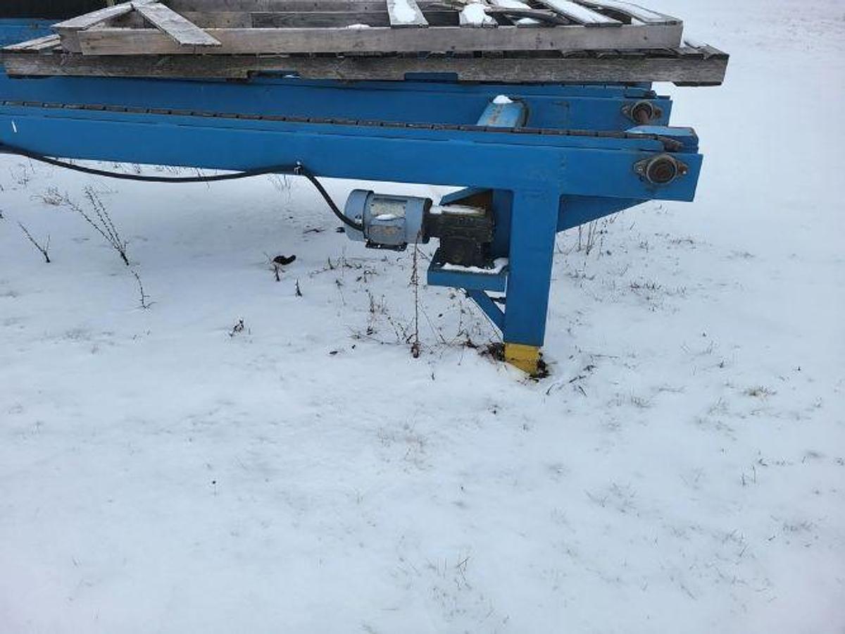 Used 2013 Baker Rooftop Green Chain Conveyor Deck