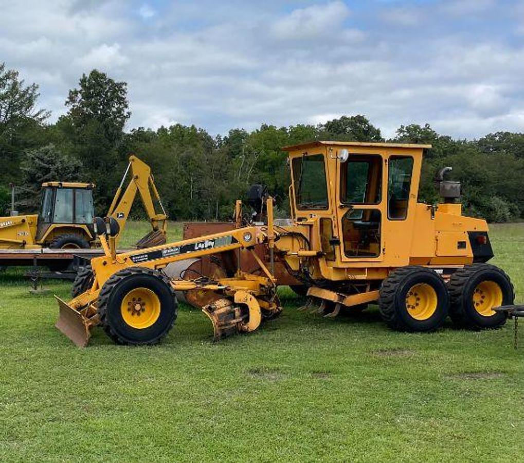 Used 2002 Leeboy 685B