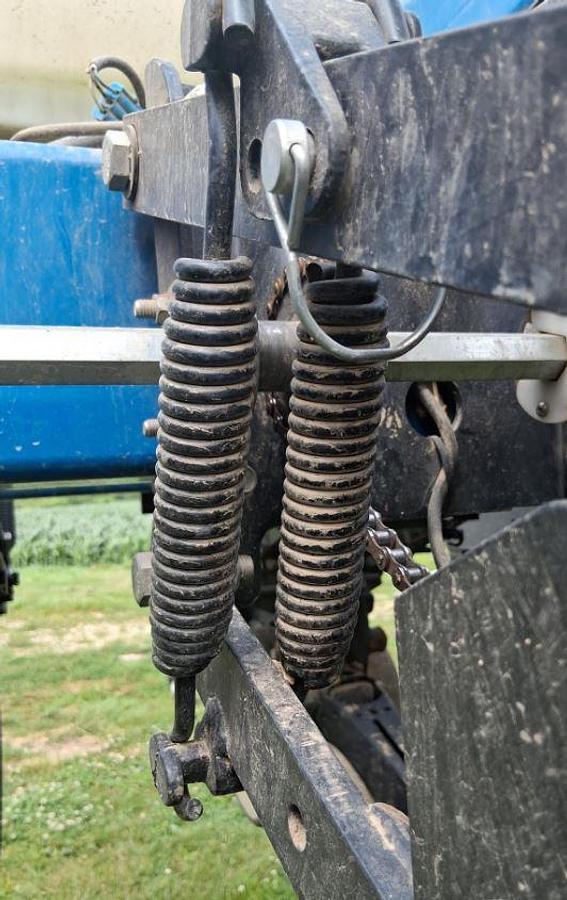 Used 2009 Kinze 3600 Planter