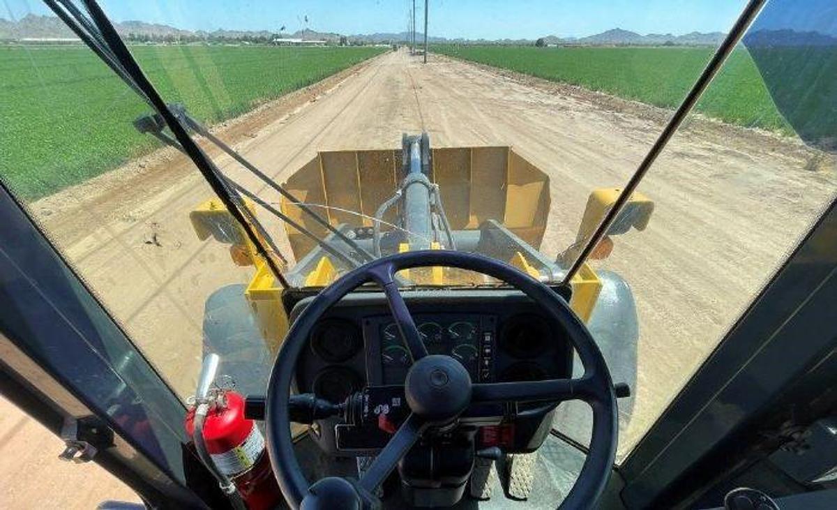 Used 2004 JOHN DEERE 544J