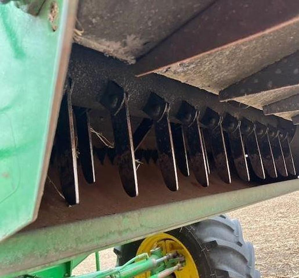 Used 1981 JOHN DEERE 7720 Combine