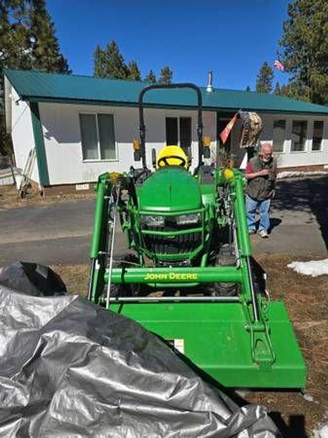 Used 2022 JOHN DEERE 220R