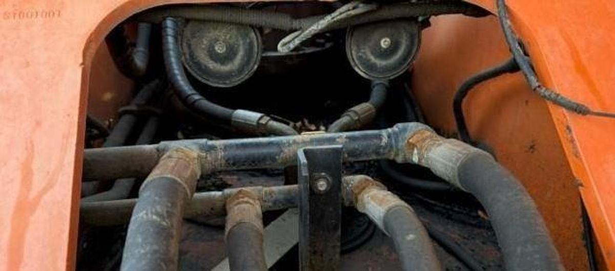 Used 2006 HITACHI EX200 LC Excavator