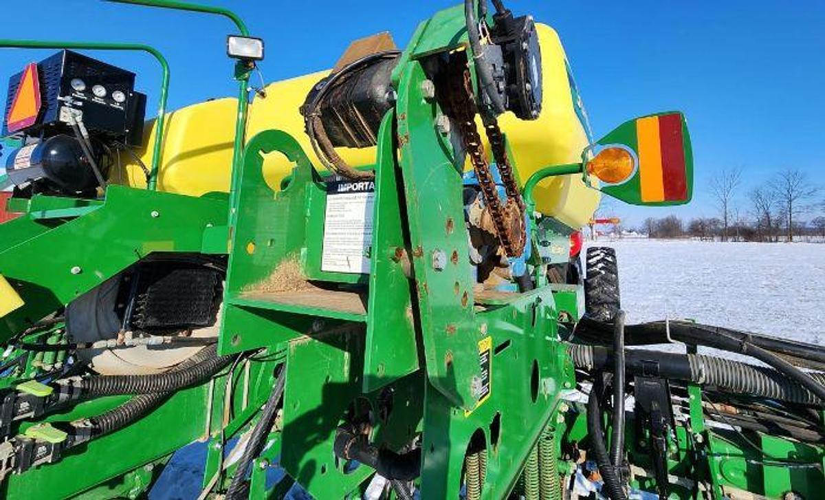 Used 2015 JOHN DEERE 1775NT