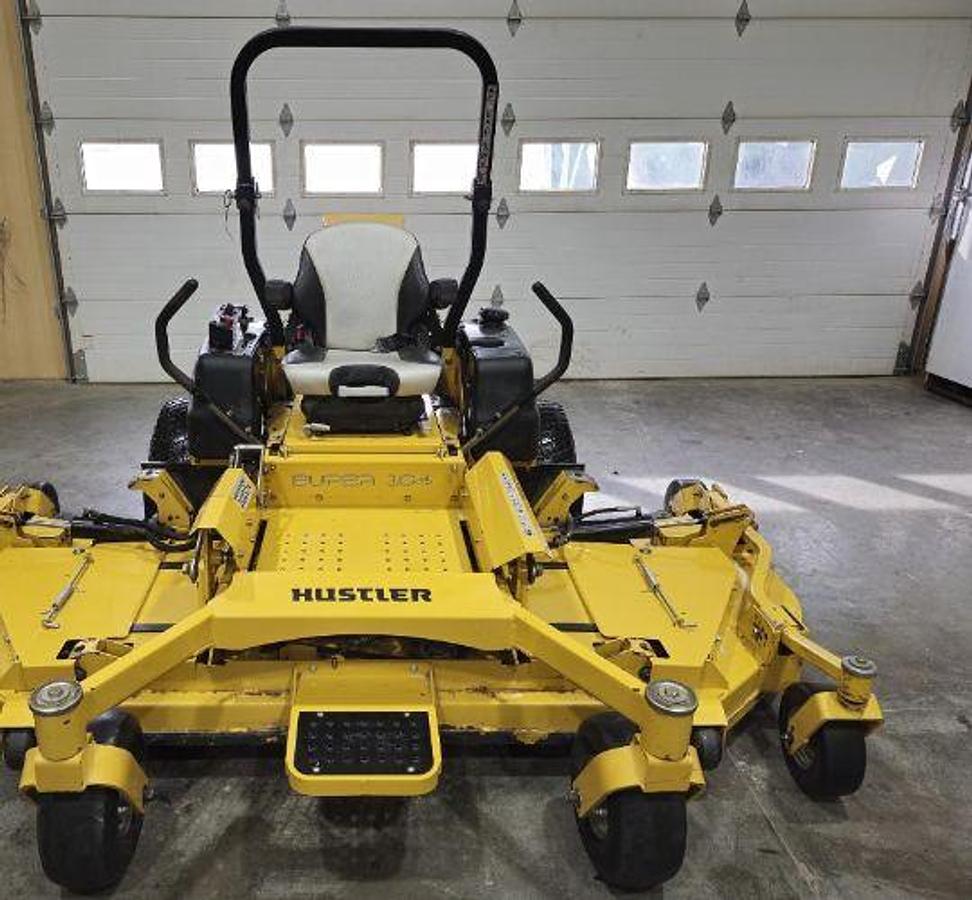 Used 2017 Hustler Super 104