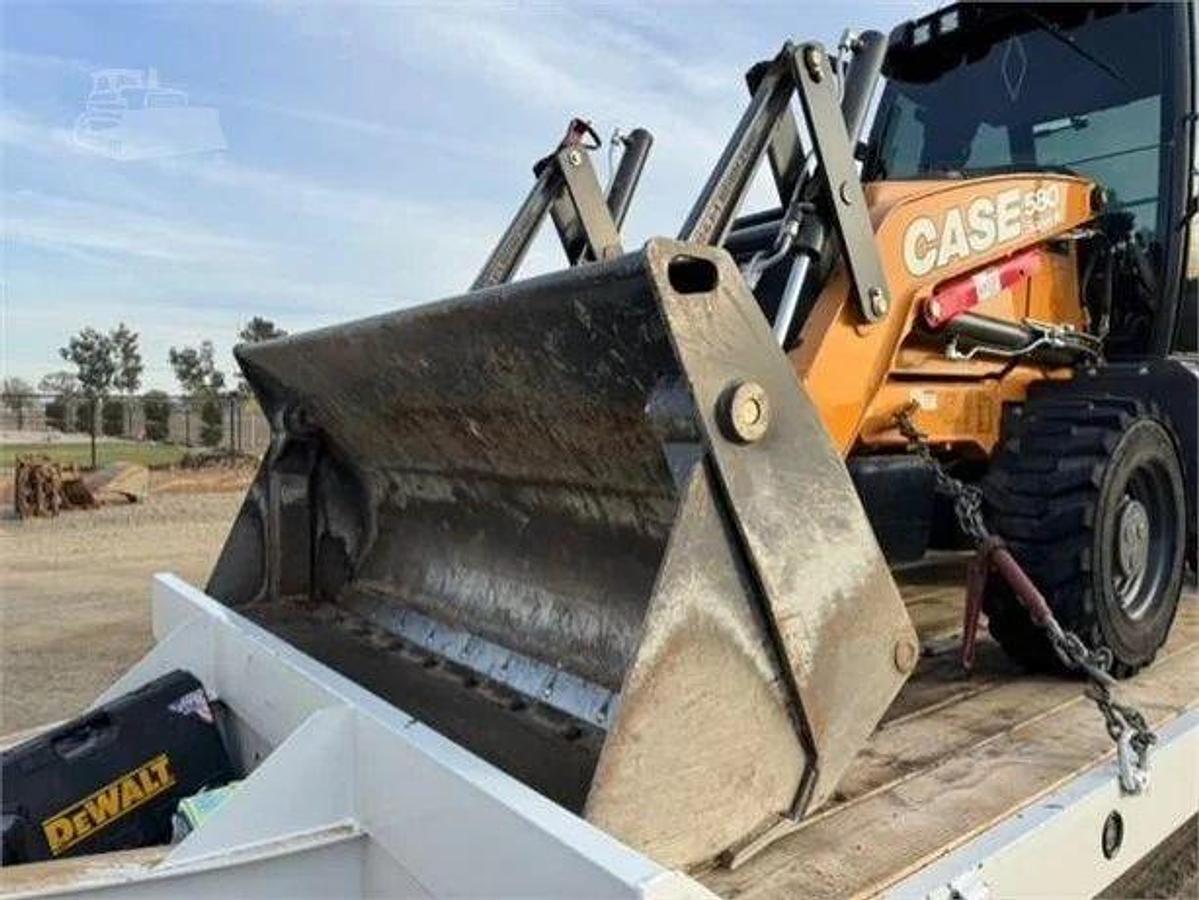 Used 2022 CASE 580SN