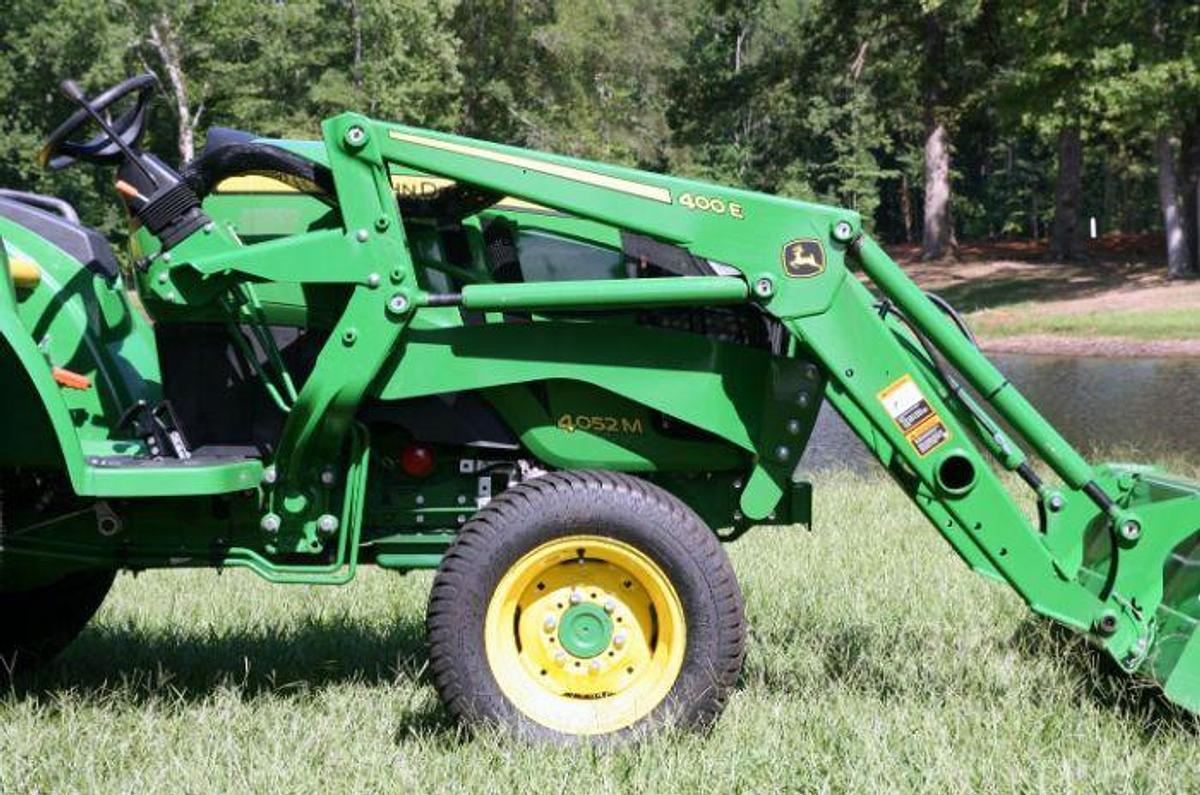 Used 2017 JOHN DEERE 4052M