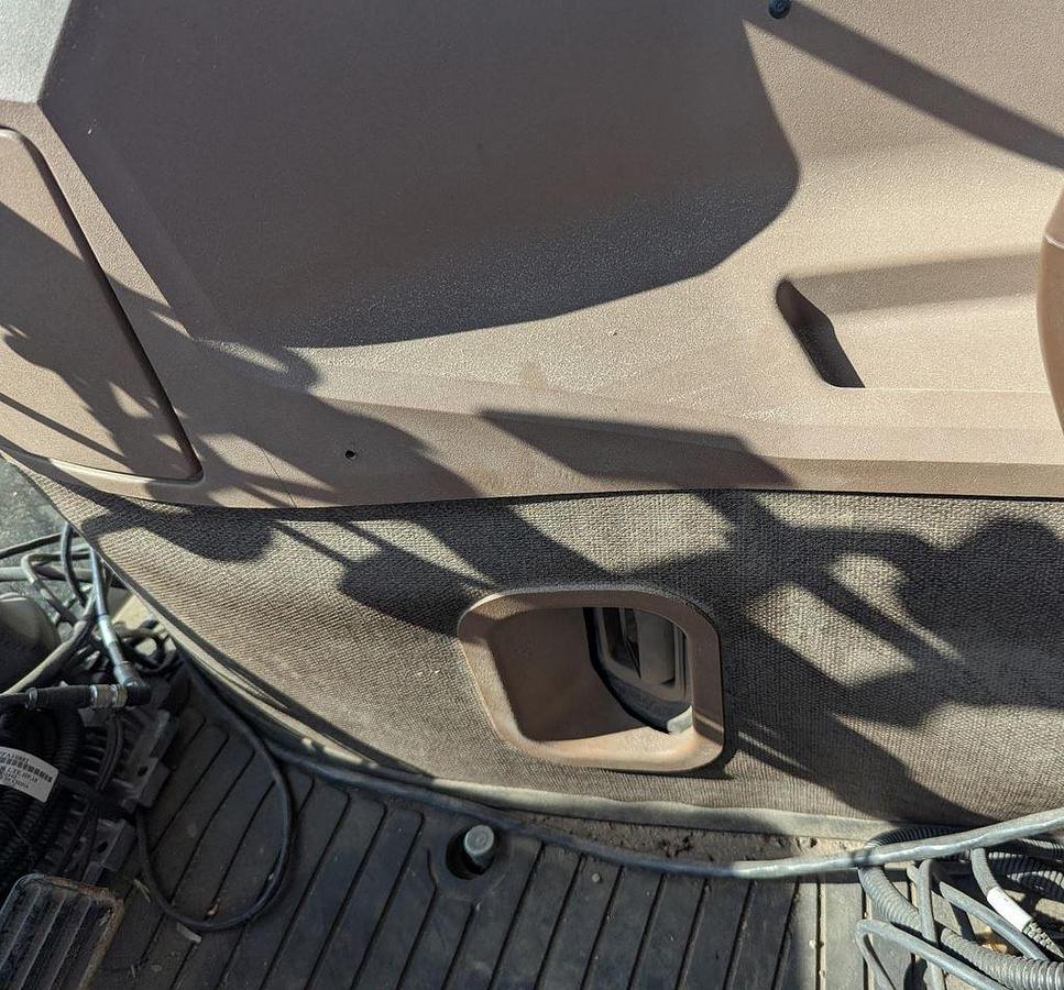 Used 2001 JOHN DEERE 9400 Tractor