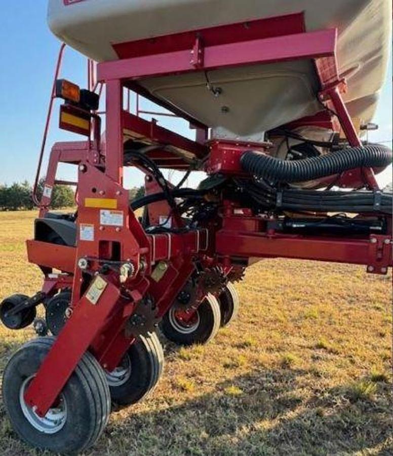 Used 2013 CASE IH 1250 Planter