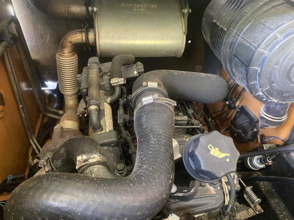 Used 2011 CASE SR250