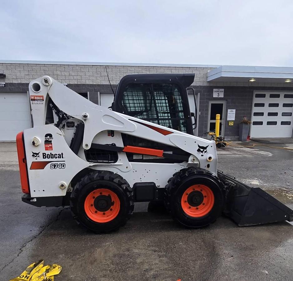 Used 2023 Bobcat S740
