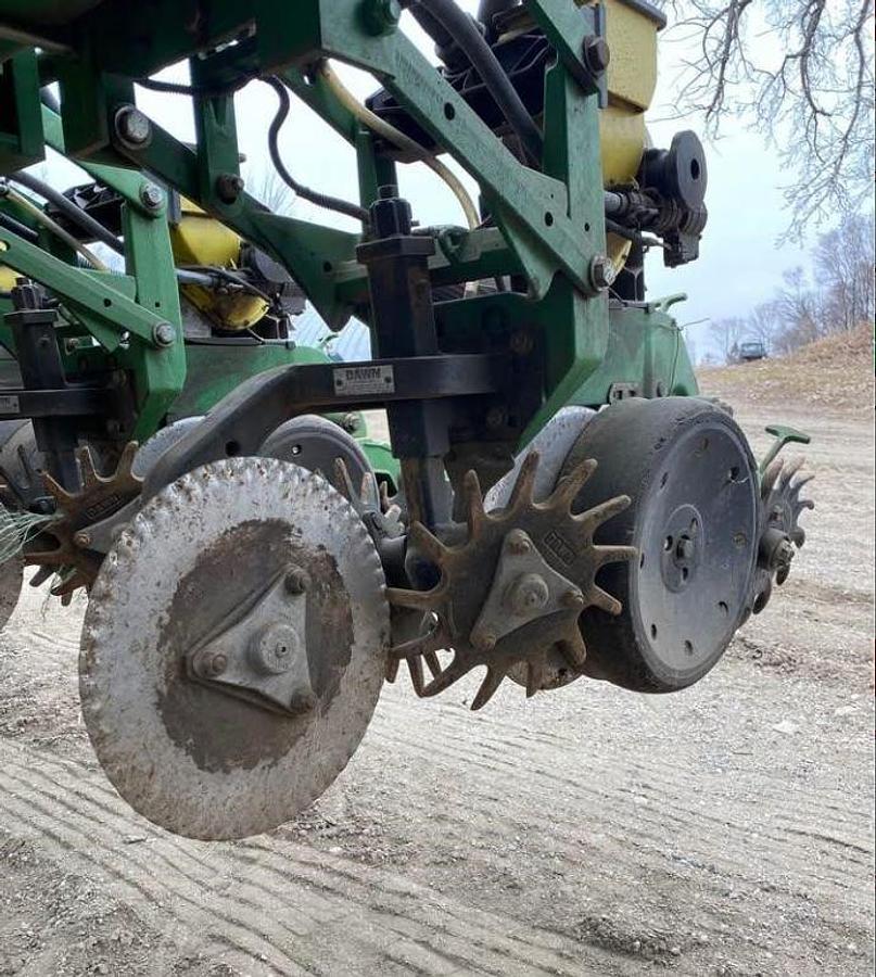 Used 2011 JOHN DEERE 1770NT