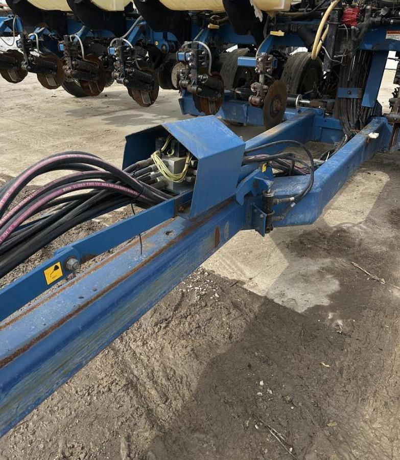 Used 1999 Kinze 2600