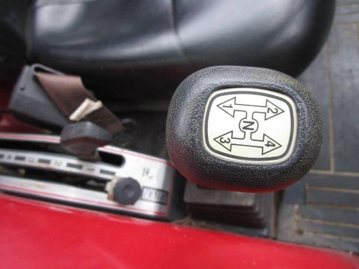 Used 2005 Mahindra 3510 with Loader