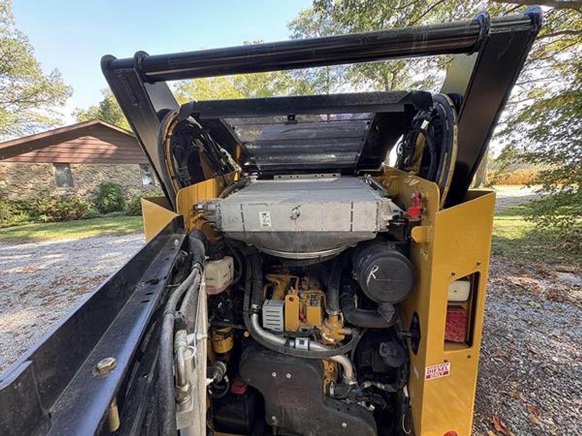 Used 2023 Caterpillar 289D3