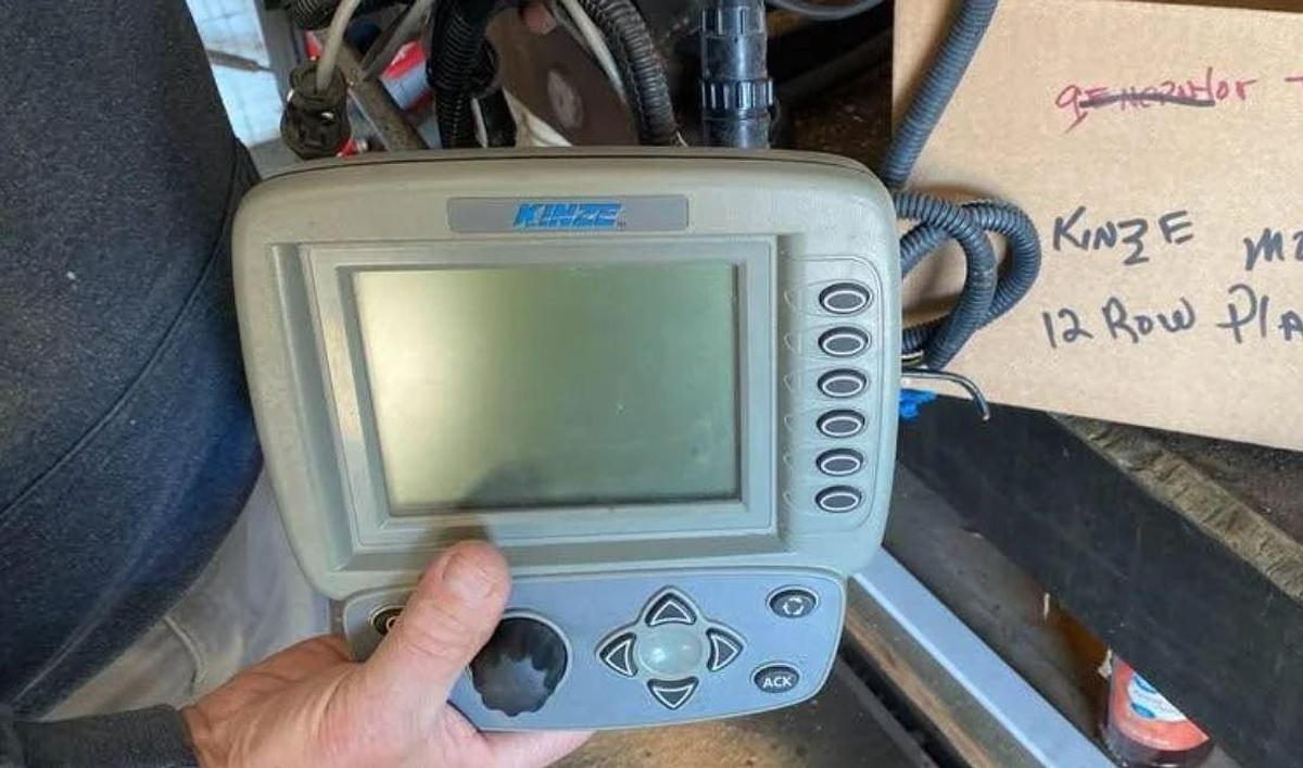 Used 2013 Kinze 3110