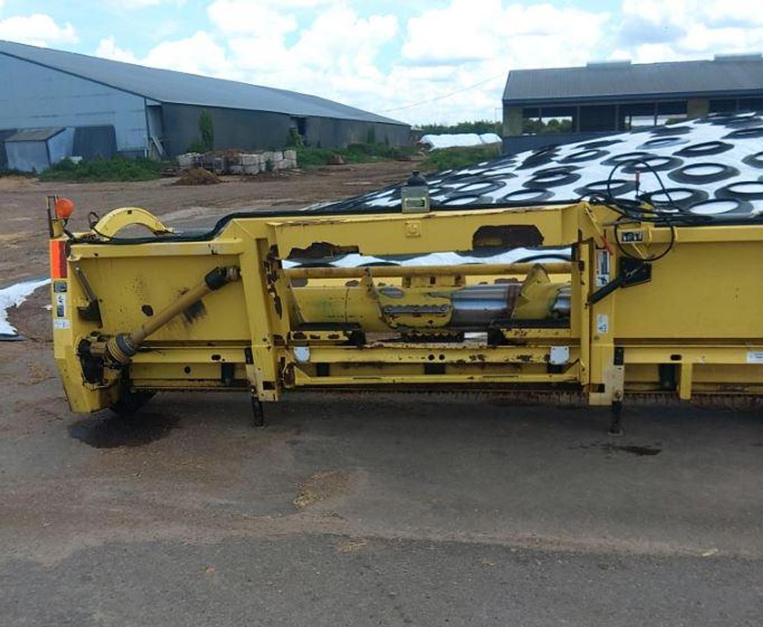 Used John Deere 645C Forage Header