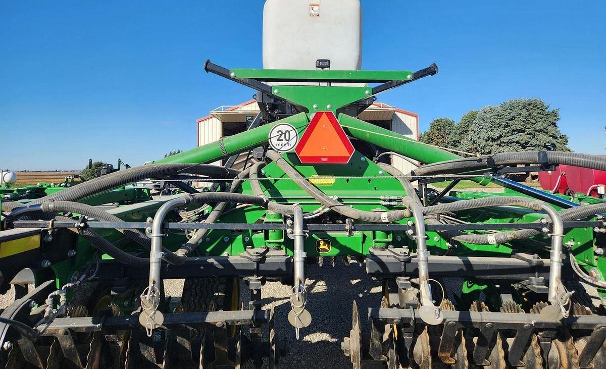 Used 2022 JOHN DEERE 2660VT