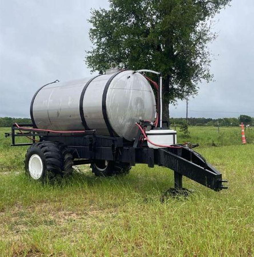 Used Custom 1,800gal Sprayer