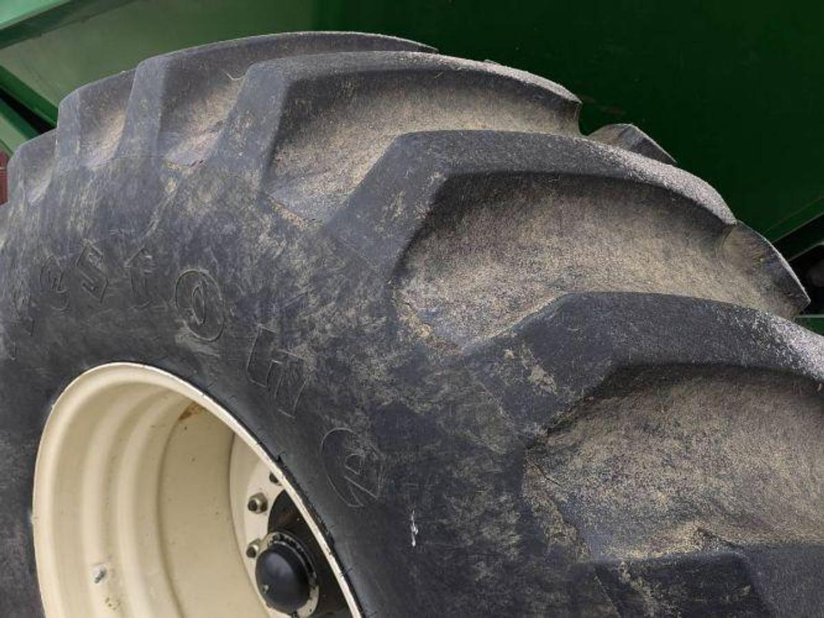 Used Unknown J and M 750 14 Grain Cart